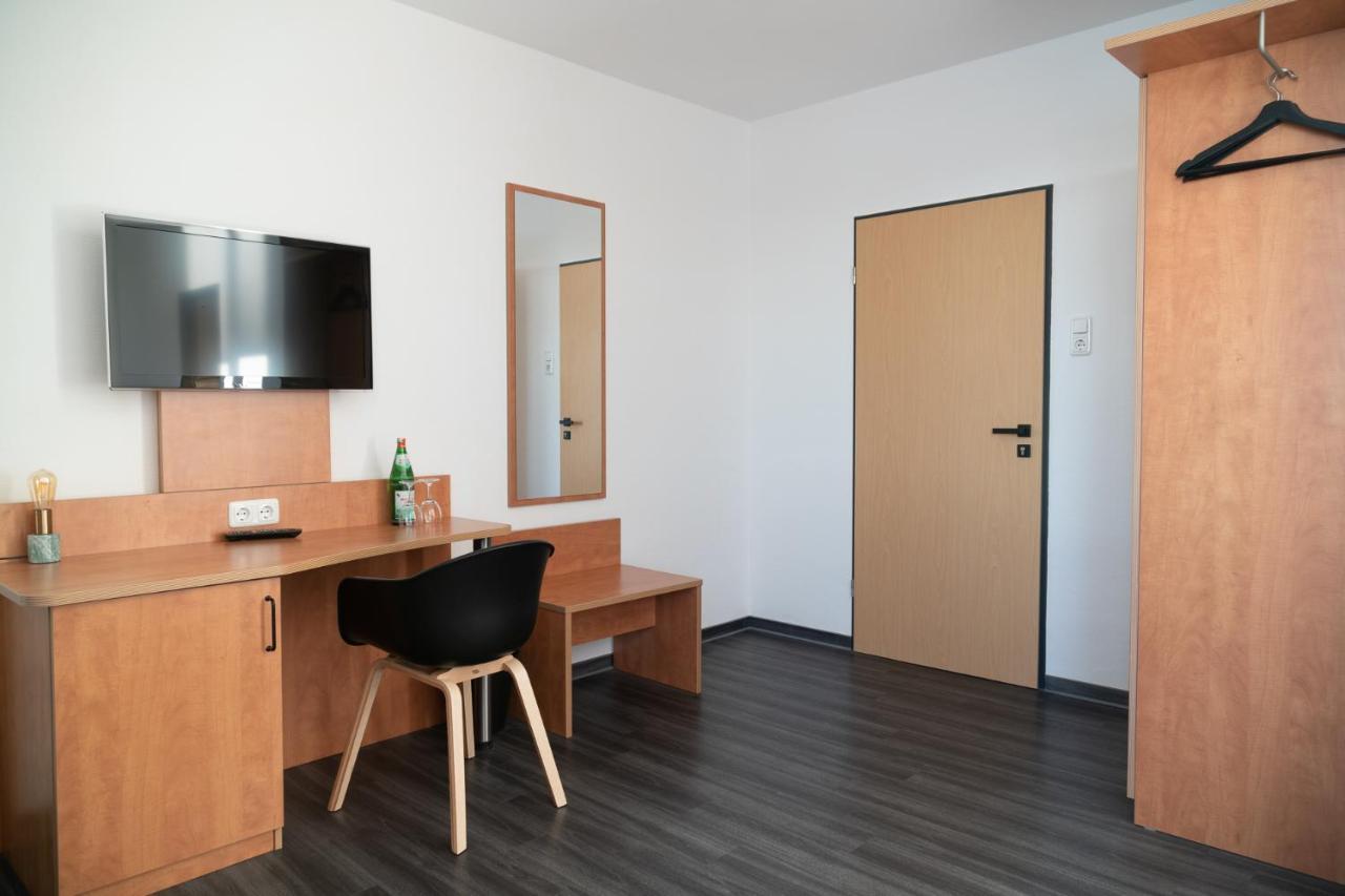 Rheinpromenade8 Hotel *
